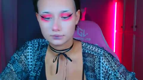 Snapshot of tommioo7 chatting on December 1, 2025, 3:55 am Galadriel online show from December 1, 2025, 3:55 am