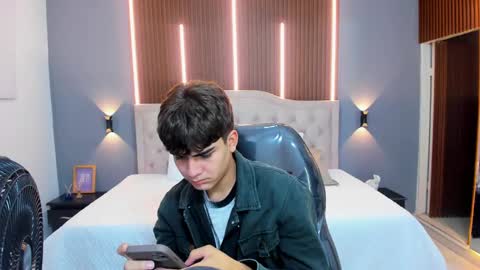 Tommy  online show from September 9, 2025, 3:39 am