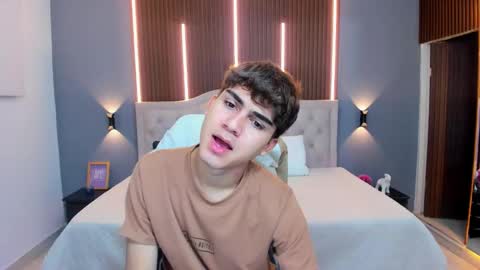 Tommy  online show from November 19, 2025, 3:28 am