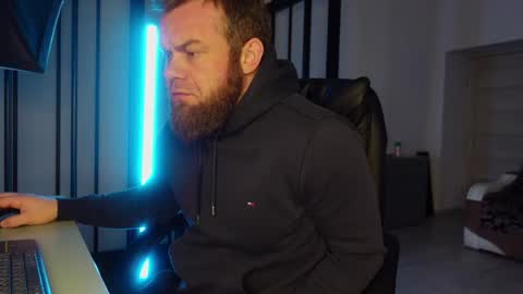  tommy burnzzz  online show from March 5, 2025, 2:36 am