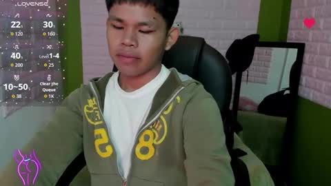 Snapshot of tommy_cherry chatting on November 20, 2025, 2:06 pm Tommy online show from November 20, 2025, 2:06 pm