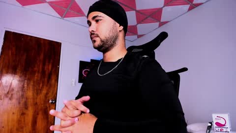 tommy_sccott online show from February 2, 2025, 3:32 am