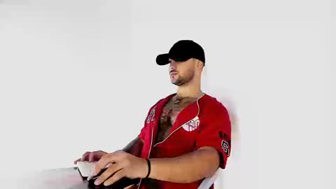 tommy_sccott online show from September 11, 2025, 10:32 pm