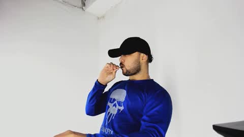 tommy_sccott online show from November 5, 2025, 9:59 pm