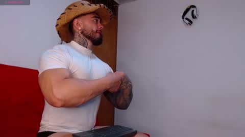 Snapshot of tommyblessd1 chatting on November 19, 2025, 5:51 am Steven online show from November 19, 2025, 5:51 am