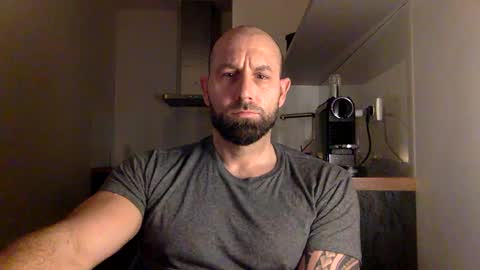 Snapshot of tommyx01 chatting on January 7, 2025, 6:27 am Thomas Fit online show from January 7, 2025, 6:27 am