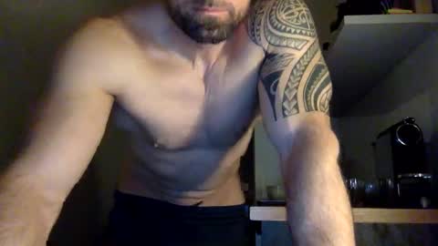 Snapshot of tommyx01 chatting on March 3, 2025, 8:54 pm Thomas Fit online show from March 3, 2025, 8:54 pm