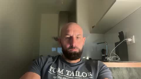 Snapshot of tommyx01 chatting on September 14, 2025, 5:45 pm Thomas Fit online show from September 14, 2025, 5:45 pm