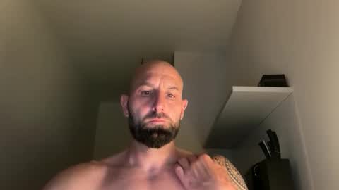 Snapshot of tommyx01 chatting on September 21, 2025, 9:16 pm Thomas Fit online show from September 21, 2025, 9:16 pm