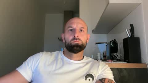 Snapshot of tommyx01 chatting on September 23, 2025, 5:10 am Thomas Fit online show from September 23, 2025, 5:10 am