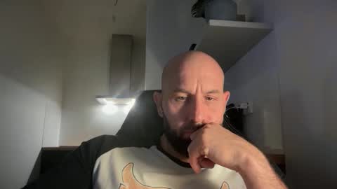 Snapshot of tommyx01 chatting on October 8, 2025, 4:48 pm Thomas Fit online show from October 8, 2025, 4:48 pm