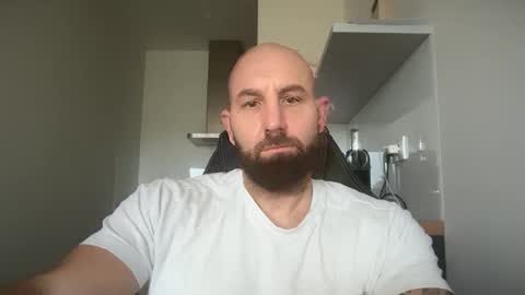 Snapshot of tommyx01 chatting on October 17, 2025, 11:13 am Thomas Fit online show from October 17, 2025, 11:13 am