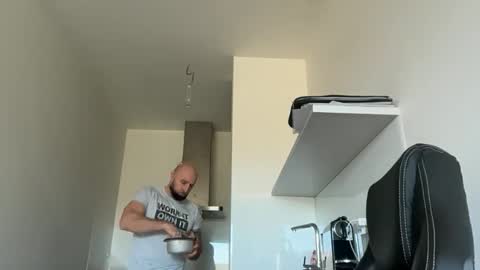 Snapshot of tommyx01 chatting on October 19, 2025, 8:59 am Thomas Fit online show from October 19, 2025, 8:59 am