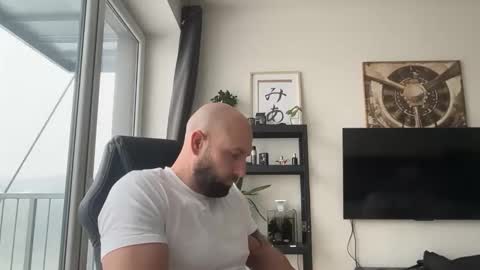 Snapshot of tommyx01 chatting on November 24, 2025, 8:25 am Thomas Fit online show from November 24, 2025, 8:25 am