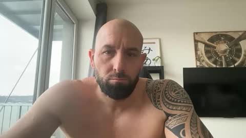 Snapshot of tommyx01 chatting on November 27, 2025, 10:50 am Thomas Fit online show from November 27, 2025, 10:50 am