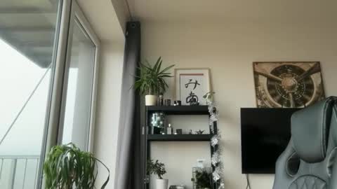 Snapshot of tommyx01 chatting on December 14, 2025, 9:36 am Thomas Fit online show from December 14, 2025, 9:36 am