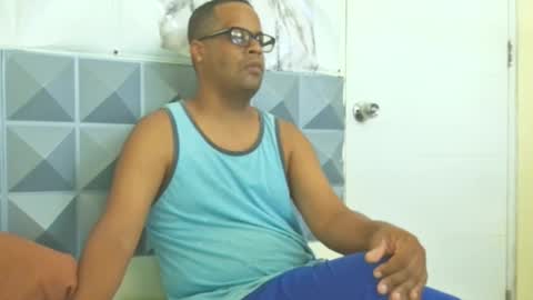 Antonio online show from November 3, 2025, 2:07 pm