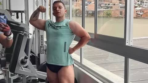 Snapshot of tonny_landri chatting on January 30, 2025, 5:52 am Tonny Landri online show from January 30, 2025, 5:52 am