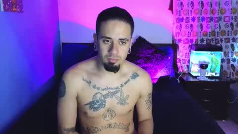 Snapshot of tony_and_sophia chatting on October 22, 2025, 11:10 am Sophia Tony online show from October 22, 2025, 11:10 am