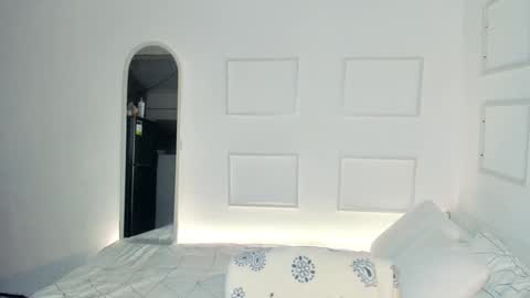 tony_drivesyoucrazy online show from February 1, 2025, 1:02 am