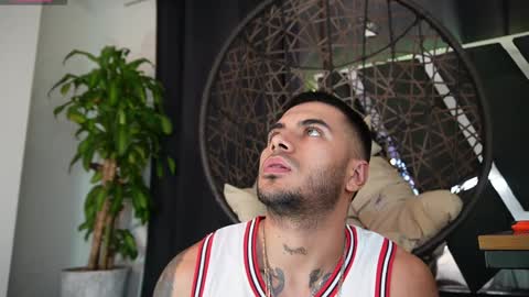 Snapshot of tony_newmen chatting on January 14, 2025, 12:11 am tony online show from January 14, 2025, 12:11 am