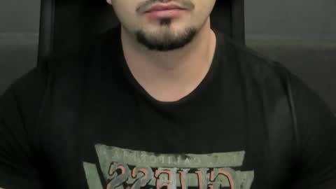 Snapshot of tonywilcoxx chatting on January 18, 2025, 5:52 am TonyWilcox online show from January 18, 2025, 5:52 am