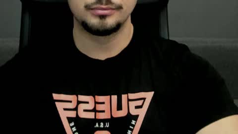 Snapshot of tonywilcoxx chatting on February 19, 2025, 12:44 pm TonyWilcox online show from February 19, 2025, 12:44 pm