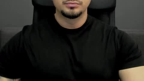 Snapshot of tonywilcoxx chatting on February 20, 2025, 8:50 am TonyWilcox online show from February 20, 2025, 8:50 am