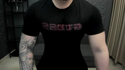 Snapshot of tonywilcoxx chatting on February 28, 2025, 5:04 am TonyWilcox online show from February 28, 2025, 5:04 am