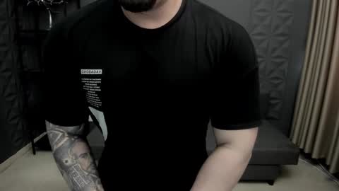 Snapshot of tonywilcoxx chatting on March 11, 2025, 8:09 am TonyWilcox online show from March 11, 2025, 8:09 am