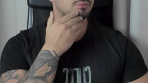 Snapshot of tonywilcoxx chatting on October 3, 2025, 6:43 am TonyWilcox online show from October 3, 2025, 6:43 am