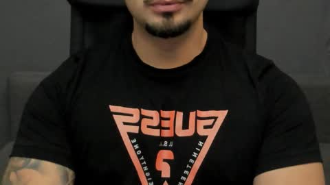 Snapshot of tonywilcoxx chatting on October 15, 2025, 5:40 am TonyWilcox online show from October 15, 2025, 5:40 am