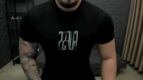 Snapshot of tonywilcoxx chatting on October 21, 2025, 4:46 am TonyWilcox online show from October 21, 2025, 4:46 am