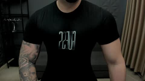 Snapshot of tonywilcoxx chatting on December 4, 2025, 6:55 am TonyWilcox online show from December 4, 2025, 6:55 am