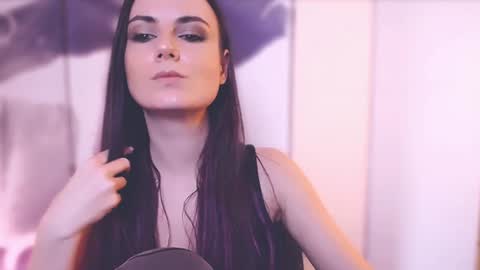 Snapshot of too_beautiful chatting on January 19, 2025, 9:13 pm Elizabeth online show from January 19, 2025, 9:13 pm