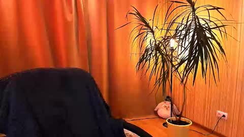 Snapshot of too_beautiful chatting on October 2, 2025, 3:19 pm Elizabeth online show from October 2, 2025, 3:19 pm