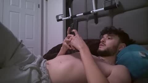 Snapshot of toolittletool chatting on December 16, 2025, 1:10 am Toolittletool online show from December 16, 2025, 1:10 am