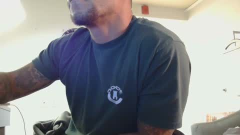 Snapshot of toomuchsmoke chatting on December 11, 2024, 10:58 am toomuchsmoke online show from December 11, 2024, 10:58 am