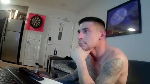 Snapshot of toomuchsmoke chatting on March 3, 2025, 4:58 am toomuchsmoke online show from March 3, 2025, 4:58 am