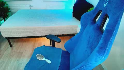 Snapshot of topcranberry chatting on September 24, 2025, 3:48 pm topcranberry online show from September 24, 2025, 3:48 pm