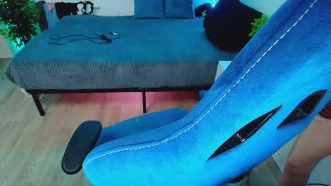 Snapshot of topcranberry chatting on November 16, 2025, 10:04 pm topcranberry online show from November 16, 2025, 10:04 pm