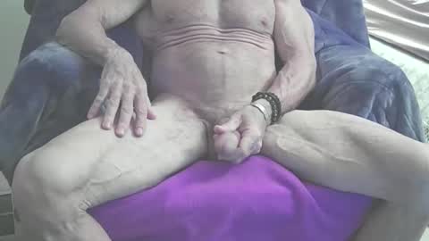 topfortwinks online show from December 1, 2025, 4:17 am