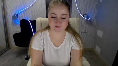 Snapshot of tori_blond chatting on December 2, 2024, 12:29 pm tori_blond online show from December 2, 2024, 12:29 pm