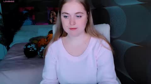 Snapshot of tori_blond chatting on November 15, 2025, 7:38 am tori_blond online show from November 15, 2025, 7:38 am