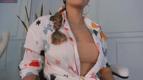 Snapshot of tornado_red chatting on November 5, 2025, 4:29 pm Red online show from November 5, 2025, 4:29 pm