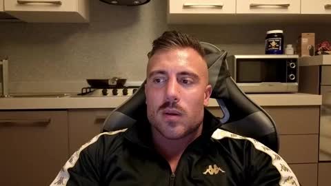 toro_arrapato online show from November 28, 2025, 12:57 am