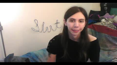 Luna online show from October 10, 2025, 2:10 am