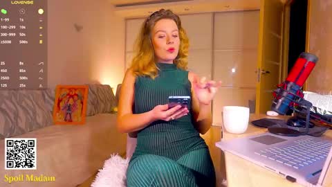 Snapshot of totally_spy chatting on February 20, 2025, 6:13 pm Madam Viktoria Vacation in Portugal 2811 - 0412 online show from February 20, 2025, 6:13 pm