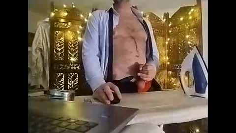 Iron Bro online show from December 5, 2025, 2:09 am