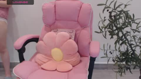 Snapshot of totoro_09 chatting on September 12, 2025, 4:34 am Angelina online show from September 12, 2025, 4:34 am